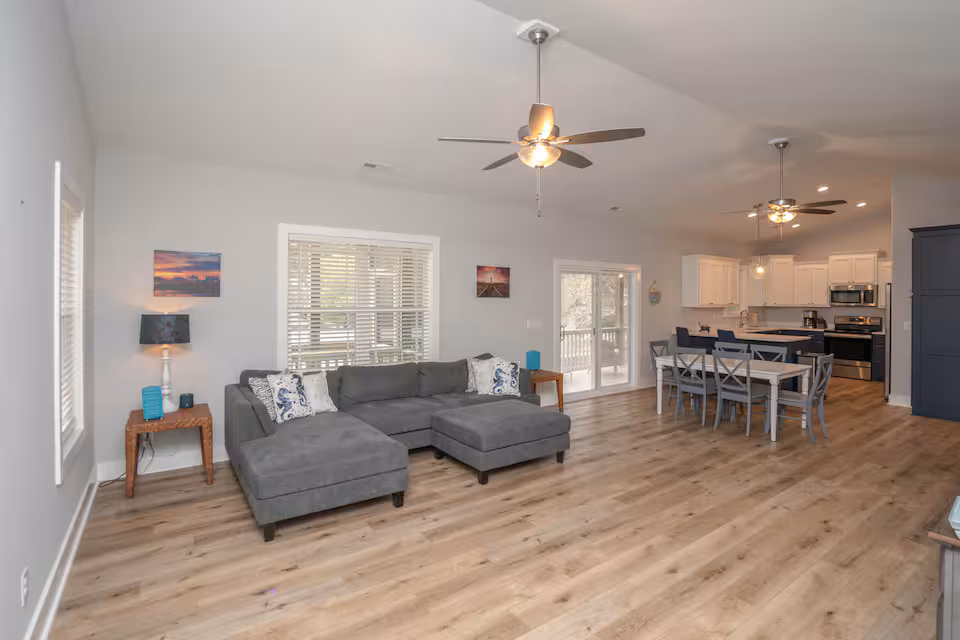 Spacious living room